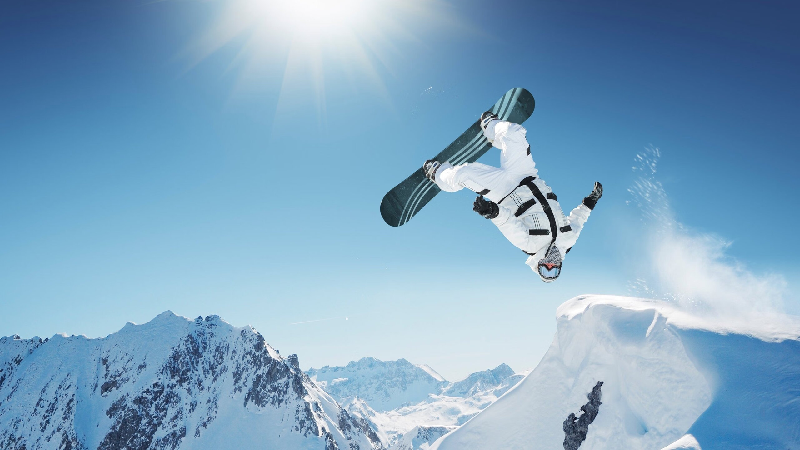 九游电竞-_水上滑板极限秀：冲破浪花的极速狂飙_，水上滑板叫什么运动